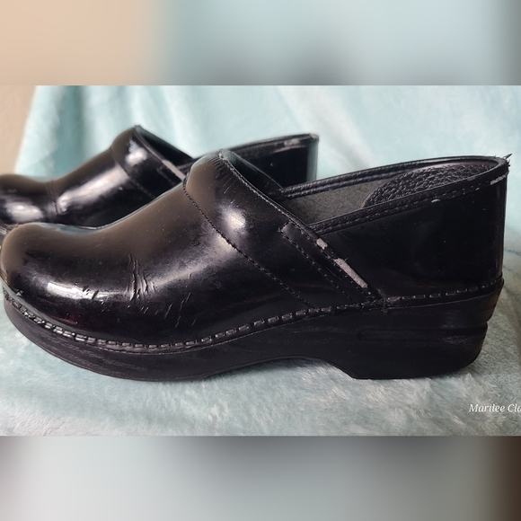 Dansko Black Patent Clogs - Picture 4 of 12